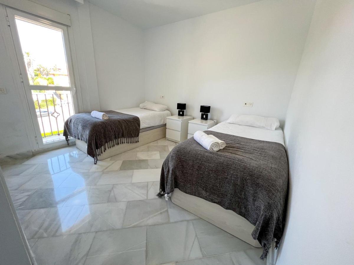 Luxury Three Bedroom Apartment At Estepona Exterior foto