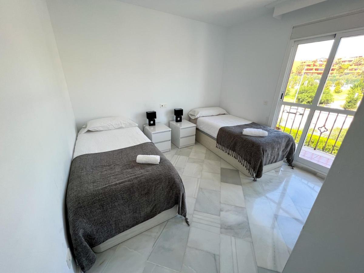 Luxury Three Bedroom Apartment At Estepona Exterior foto